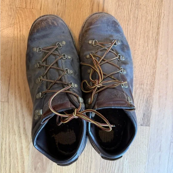 Danner Mountain Light Boots Vibram Lug Soles - Picture 2 of 6